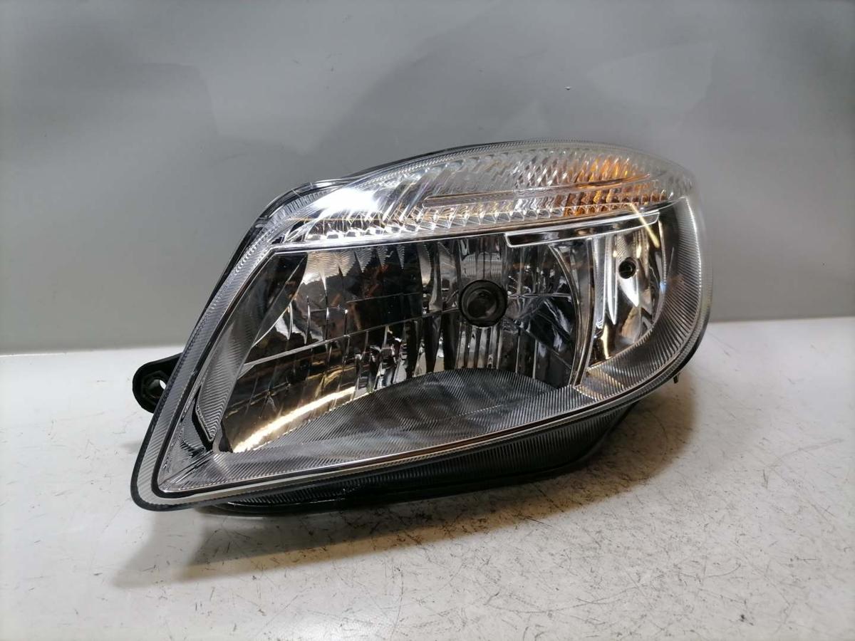 Skoda Fabia 2 original Scheinwerfer vorn links Halogen H4 Bj.2009